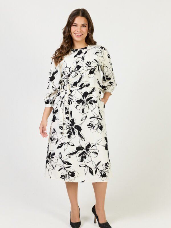 שמלת מעטפת אליאנה-לבנה