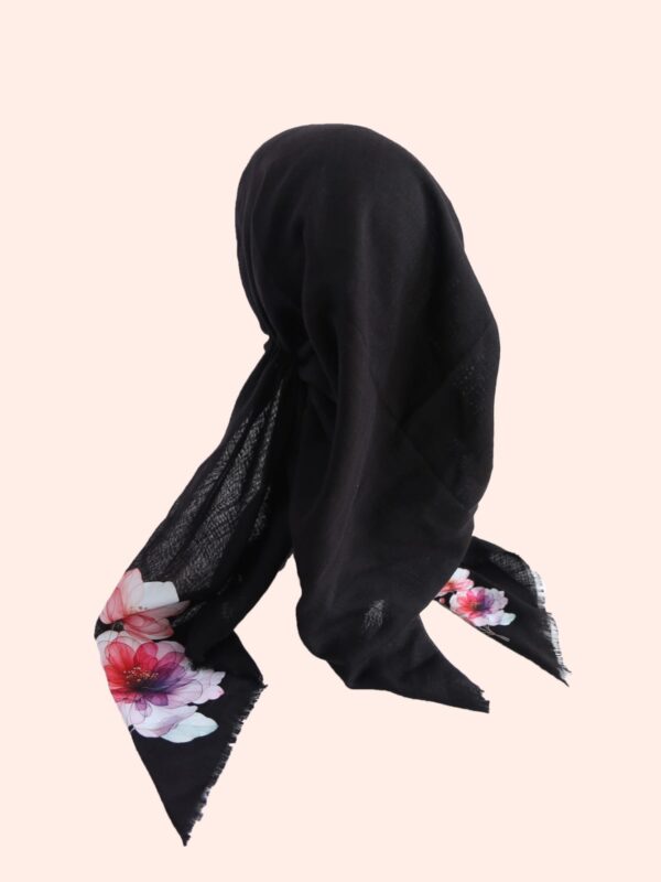 דגם פרחים-שחור